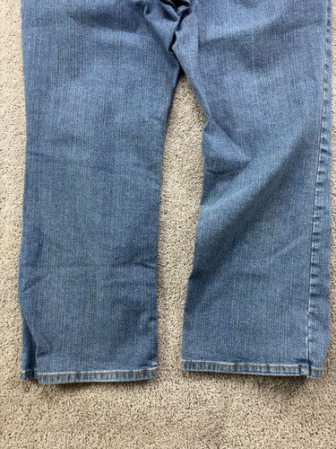 Pantalones de mezclilla para mujer Levi's 550 22 M corte bota relajado lavado medio tiro medio - Imagen 9 de 15