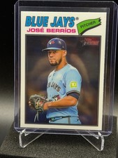 Jose Berrios 2026 Topps Heritage Chrome Base #56 - Toronto Blue Jays