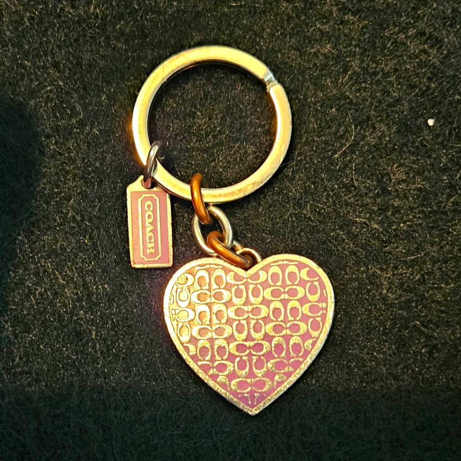 小物 COACH Signature Heart Charm key ring 25+ Coach Heart Key Keyrings for Women for sale | Updated Oct 2026