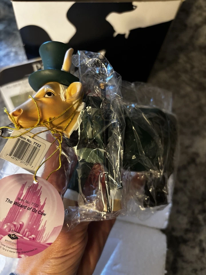 Cow Parade by Westland Figurine The Wizard of Oz Cow #7722 Rare With Box And Tag - Image 2 of 3