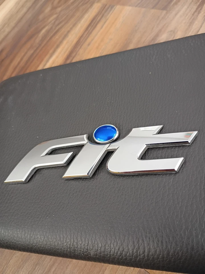 2007 2008 HONDA FIT ЗАДНЯЯ КРЫШКА БАГАЖНИКА СЕРЕБРЯНАЯ ЭМБЛЕМА ЛОГОТИП ЗНАЧОК СИМВОЛ БУКВЫ - Изображение 2 из 4