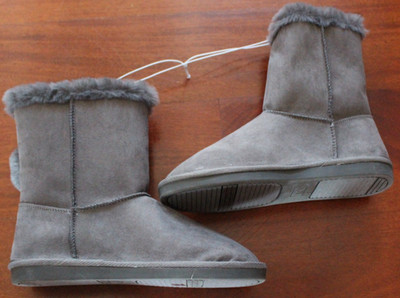 JUSTICE GRAY BOOTS SZ: 6