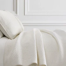 West Elm Reflections Matelasse Quilt   Full/Queen-White - Brand New!