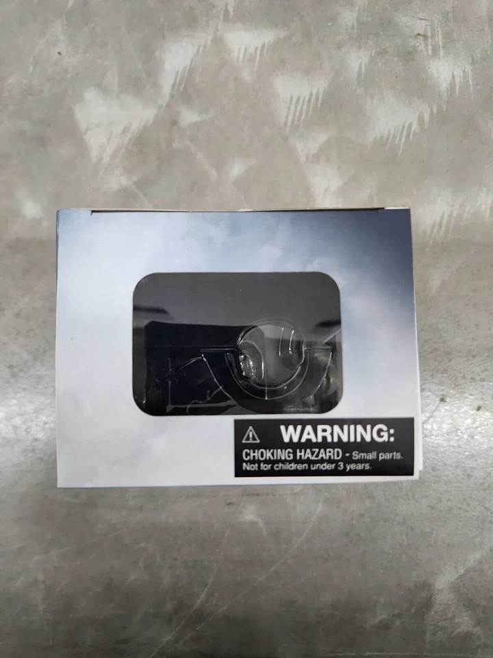 DC Justice League Vinimates Battle Damaged Batman & Batman Bundle - Image 4 of 4