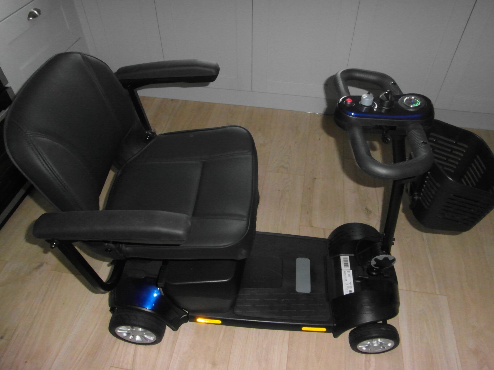 Livewell Jaunt Plus 4mph Lightweight Travel Car Boot Portable Mobility