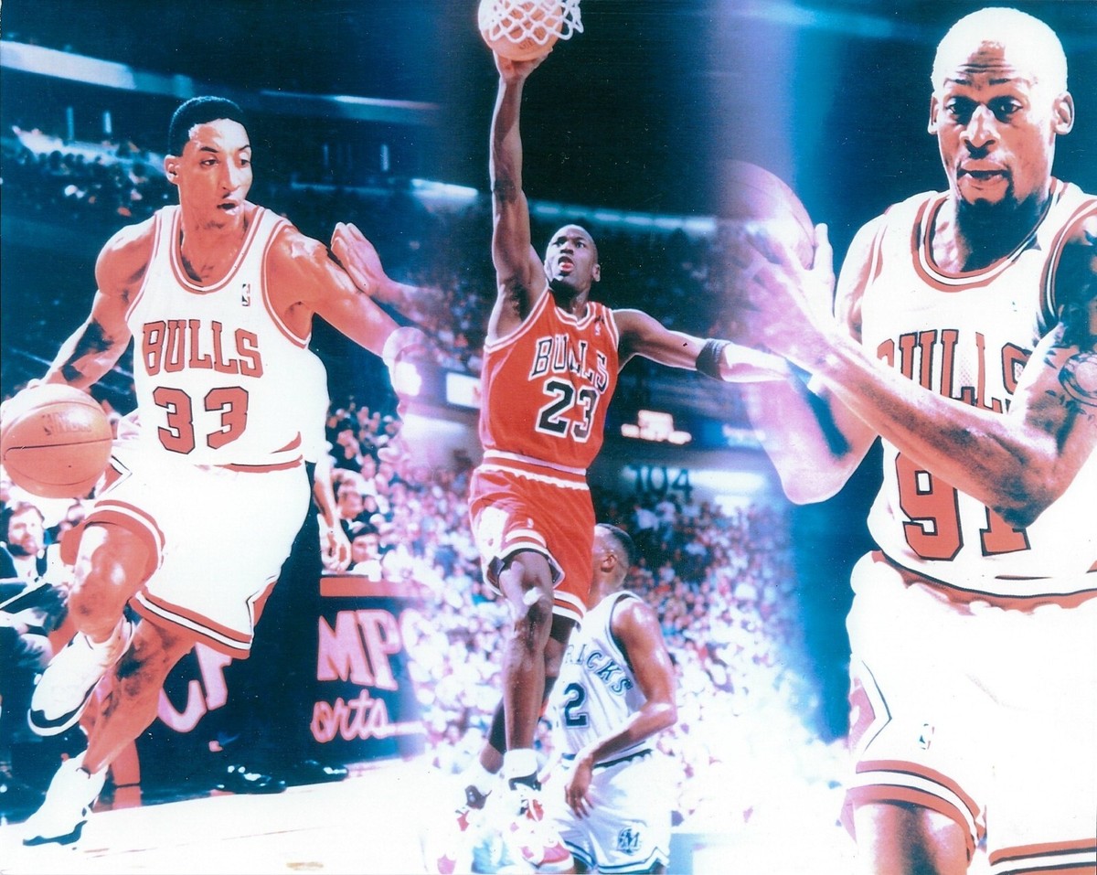 DENNIS RODMAN & SCOTTIE PIPPEN 8X10 PHOTO CHICAGO BULLS BASKETBALL
