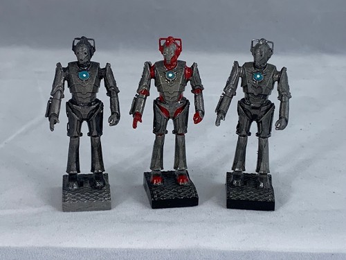 Doctor Who: Alexanders Toy Soldiers, 3 x Cyberman figures (+2 damaged!)