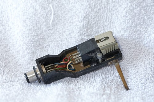 VINTAGE SME FIT TURNTABLE HEADSHELL WITH UNKNOWN STEREO CARTRIDGE + FINGER LIFT - Picture 3 of 4