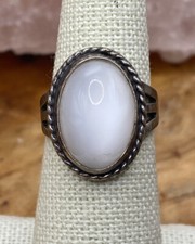 VINTAGE STERLING SILVER AND MOONSTONE RING SIZE 6