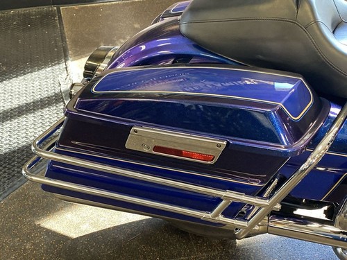 2009 Harley-Davidson® FLHTCU - Ultra Classic® Electra Glide® - Picture 6 of 12