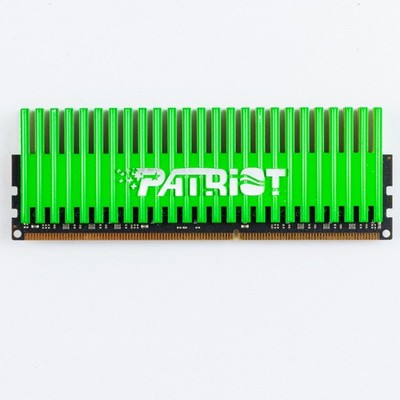 Patriot Viper Green 2GB DDR3 2000 Retro Vintage Desktop Memory PVS34G2000LLKN