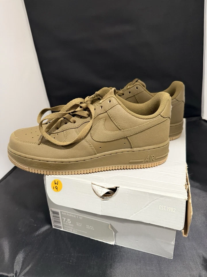 Air Force 1 ‘07 “Tech Tuff” Iguana Size 7.5  - Image 3 of 4