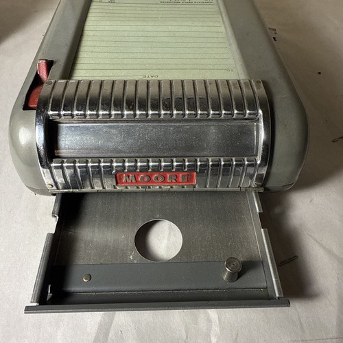Máquina de facturas portátil Moore vintage con caja de almacenamiento de metal - Imagen 5 de 10