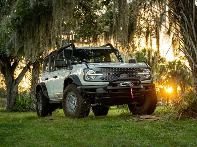 Kit de rueda inclinable brazo de control superior delantero SPC para 21-23 Ford Bronco 25690 (SET) Foto 4 de 4