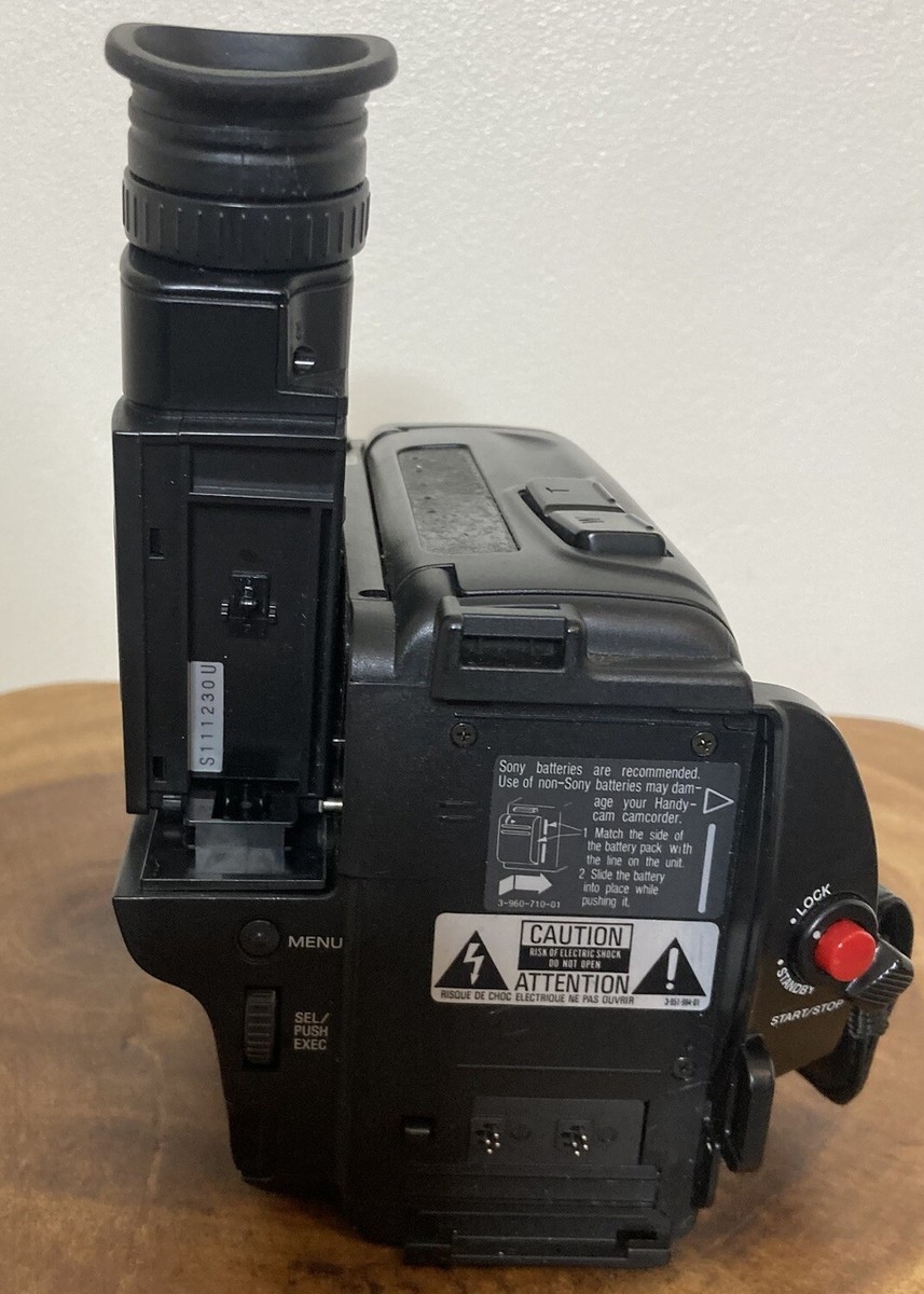 動作品　SONY VideoHi8 HANDYCAM CCD-TR830 ② Sony CCD-TRV318 Handycam Hi8 Camcorder – 20x Optical Zoom