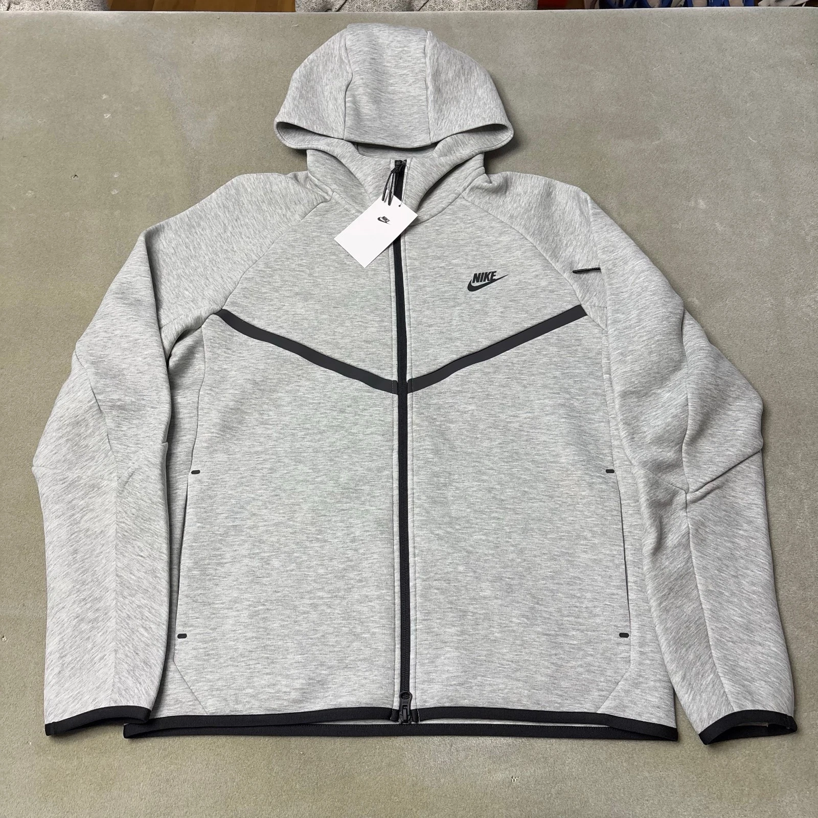 Nike Tech Fleece Hoodie Jacket Mens Medium Gray Full Zip Athletic Swoosh Logo