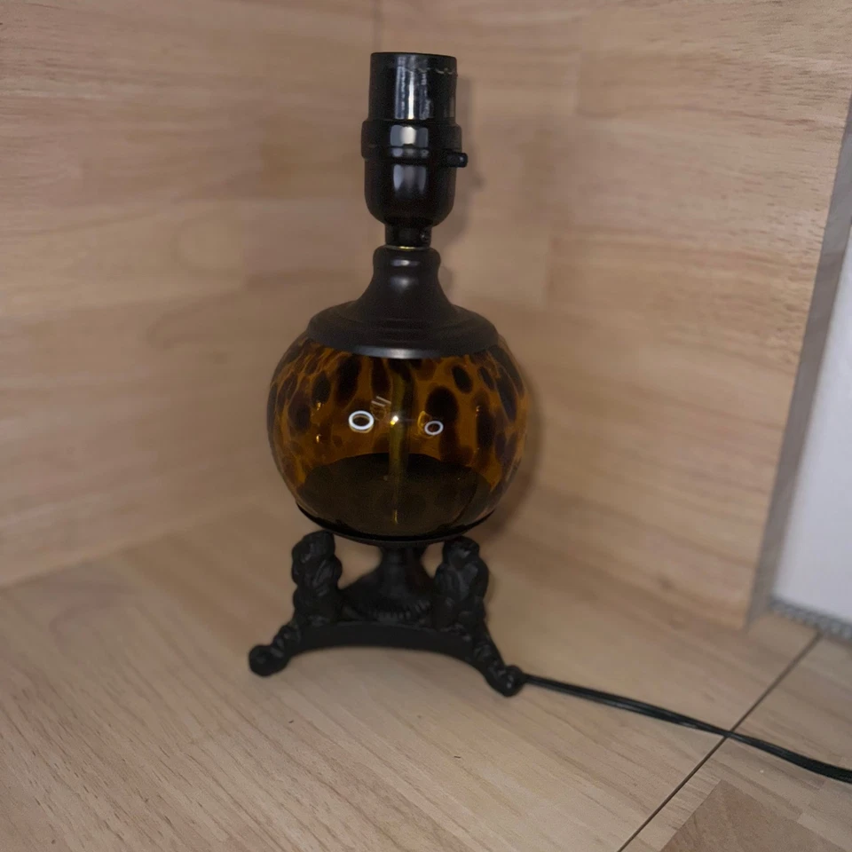 Lámpara de cristal tortuga marrón estilo vintage con base de hierro fundido mono ver/escuchar mal Foto 3 de 4
