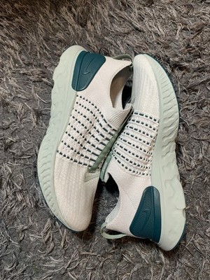 Size 10.5 Womens- Nike React Phantom Run Flyknit 2 Platinum Tint Dark Teal Green