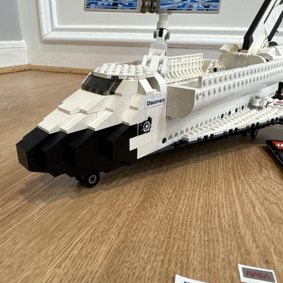 LEGO 7470 Space Shuttle Discovery-STS-31 99.99% Complete W/Instructions - Image 2 of 4