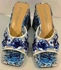 Betsey Johnson Women s Mule Heels Blue/White Floral Embroidered Beaded 7.5M