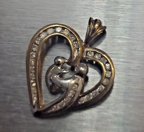 10k Yellow/White Gold  with diamonds, Mother & Child Pendant, 1.67 g not scrap