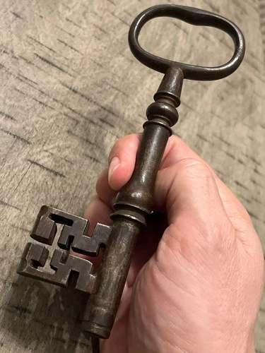 Antique 1800s lathed collar embassy size thick skeleton key 050326gFEZGH