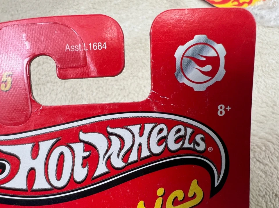 🇬🇧🇬🇧 Hot Wheels Classics Series 2001 Mini Cooper REDLINES HW13🇬🇧🇬🇧 - Image 2 of 4
