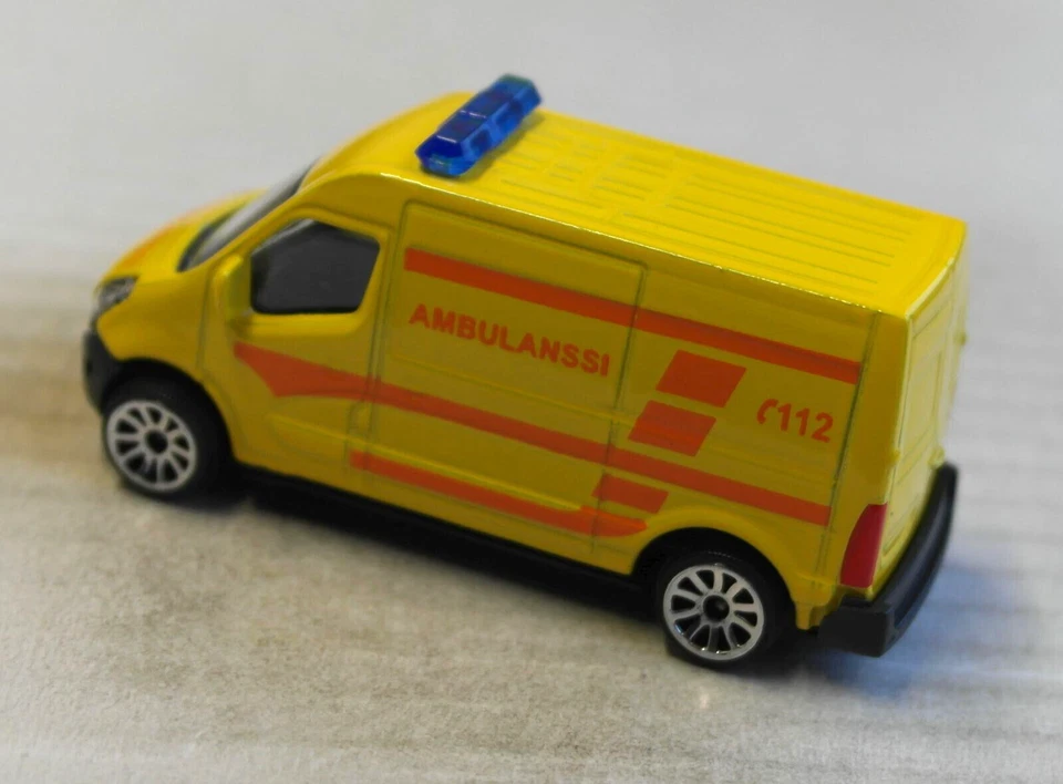Majorette Renault Master gelb AMBULANSSI Rettungswagen Ambulance Finnland Van - Bild 2 von 4