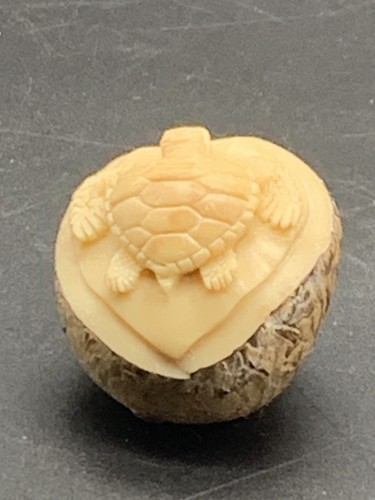 Vintage Hand Carved Tagua Nut Of Turtle Sitting on Lilly Pad - Picture 4 of 10