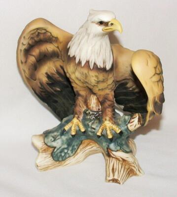 PORCELAIN AMERICAN BALD EAGLE FIGURINE 8'' TALL 7'' WINGSPAN BEAUTIFUL DETAIL