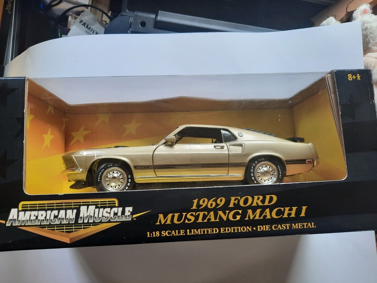 AMERICAN MUSCLE ERTL 1/18 Scale Gold 1969 MUSTANG MACH I
