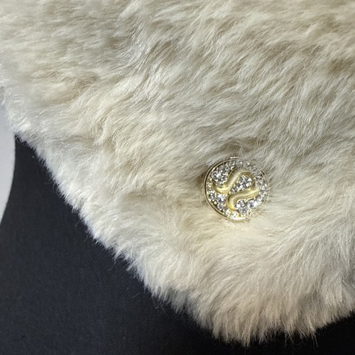 Lululemon Everywhere Belt Bag Plush Fleece Bone Silver Faux Fur NWT - Picture 2 of 7
