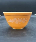 Pyrex Butterfly Gold Mixing Bowl 401 Yellow 1.5 Pt Vintage 5.5”