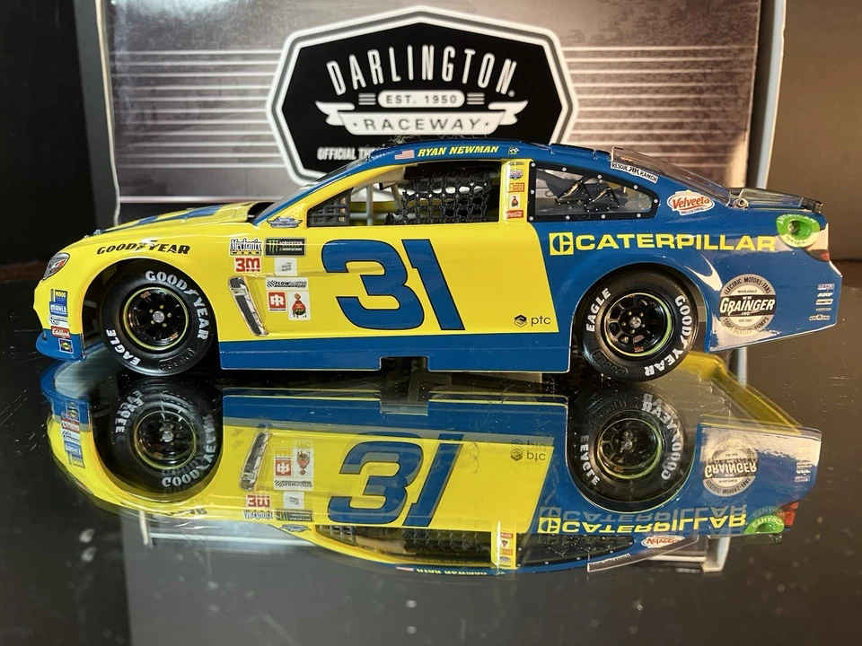 Ryan Newman #31 CAT Caterpillar Darlington Throwback 2017 Chevrolet SS 1:24 589 - Image 2 of 4