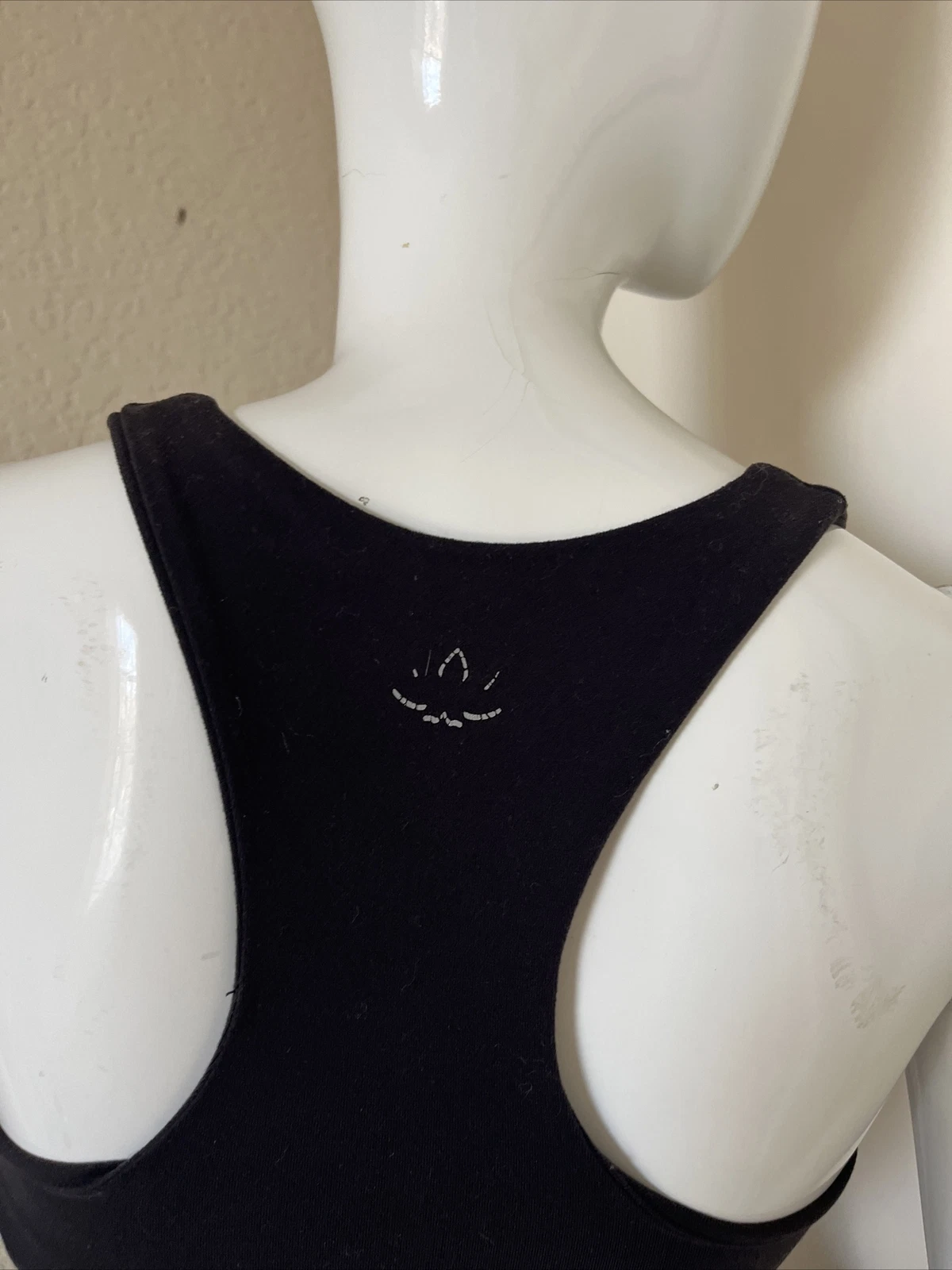 beyond-yoga scoop neck racerback inner shelf bra tank-top