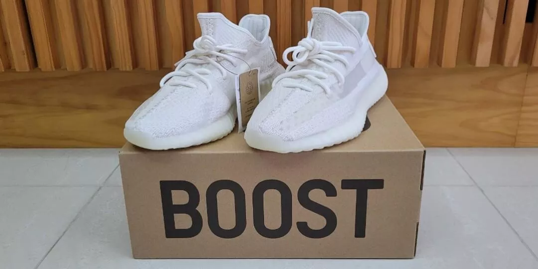 White Unisex Size 10 (Women's 11) Adidas Yeezy Boost 350 V2 | SidelineSwap