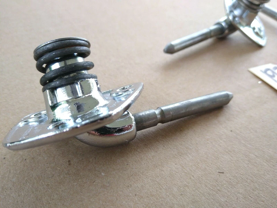 Soporte para parasol Cadillac 1971-76 DeVille/Fleet/Eldo *solo techo rígido* Foto 2 de 4