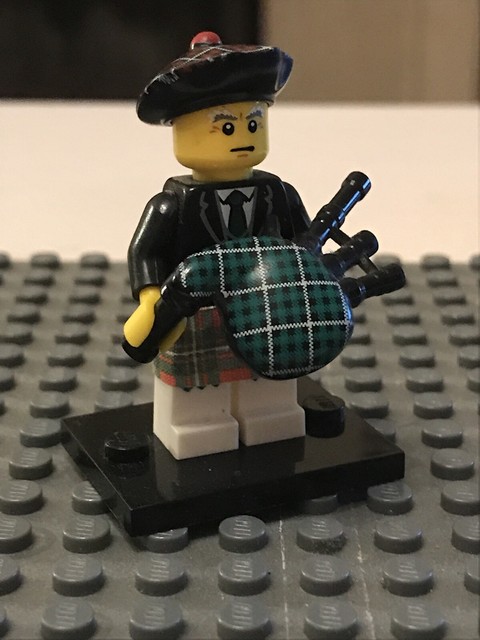 lego bagpiper minifigure