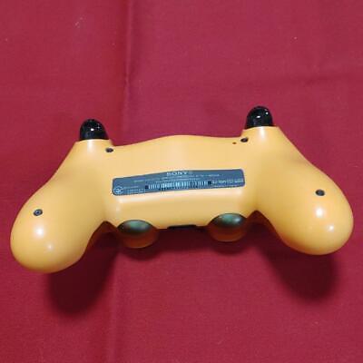 No, there isn't a baby in the limited edition Death Stranding controller