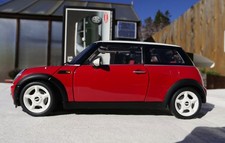 1:18 scale Kyosho die-cast series red mini cooper s.  Model # 085532. Unused.