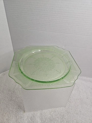 Anchor Hocking "Princess” Uranium Depression Glass Salad Luncheon Plate Vintage