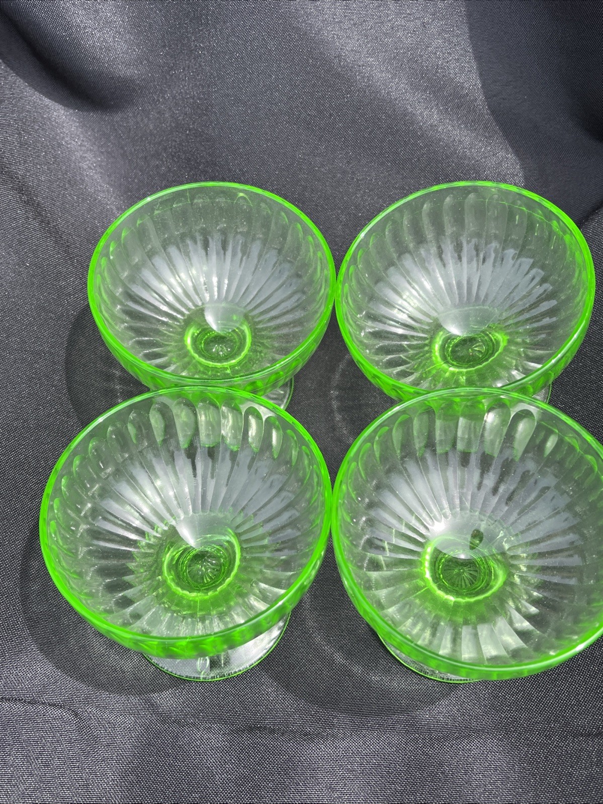 Vintage Set Of 4 Hazel Atlas Green Uranium Glass Ribbon Pattern Sherbet Dish