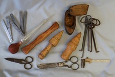 Lot d'outils divers d'art populaire