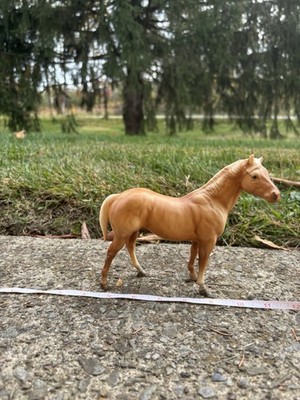 Breyer Palomino Model Quarter Horse 7 x6 