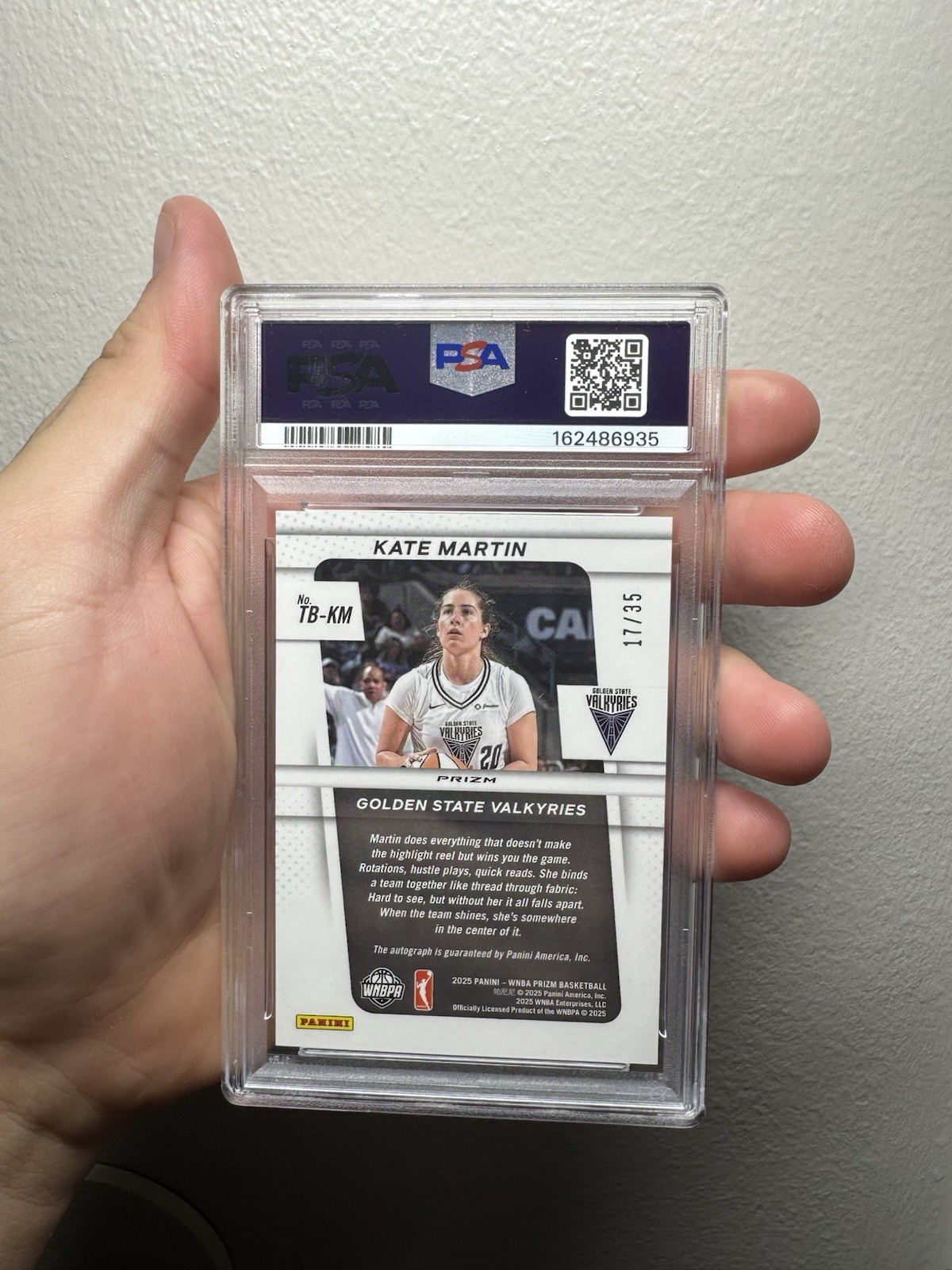 Panini 2025 Prizm WNBA Kate Martin auto Signatures Pink Pulsar Auto PSA 9 /35 view 2