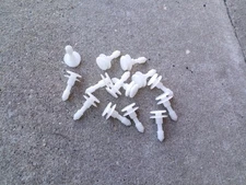 2012-2017 JEEP GRAND CHEROKEE DOOR PANEL stay CLIPS (OEM)