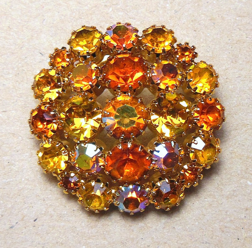Sparkling Vintage Gold Tone Amber & Citrine Prong Set Rhinestone Dome Brooch Pin