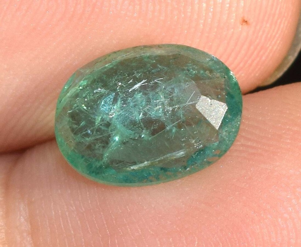 Émeraude Naturelle De Zambie – 1,43 Ct, Taille Ovale, Non Traitée, Qualité Excellent