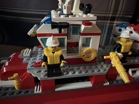 LEGO City: Fire Boat (7207) 99% Complete (details below) And More!