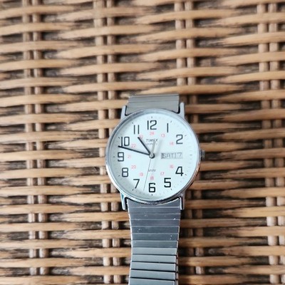 Timex Mens Quartz Analog Day/Date White Dial Silver Metal Bracelet Watch
